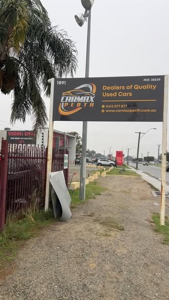 Carmax Perth pylon sign